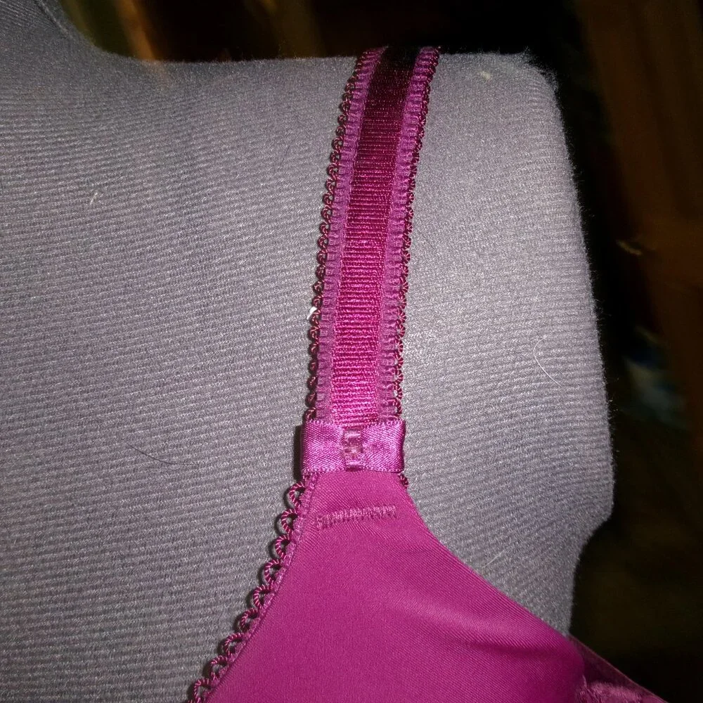 OLGA 40 C full coverage Magneta color underwire vguc - Picture 3 of 4